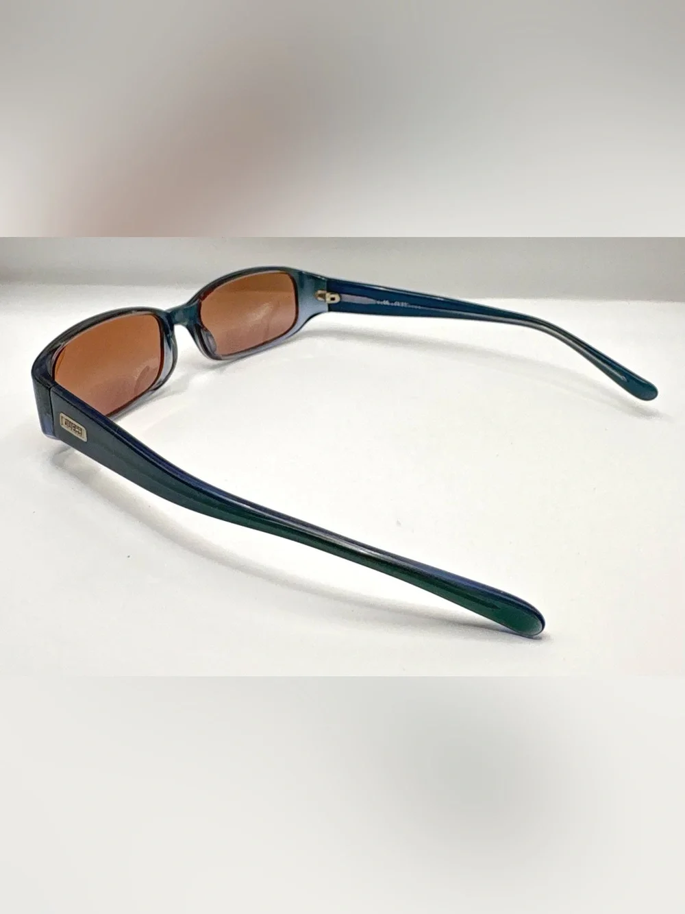 Guess listing pair